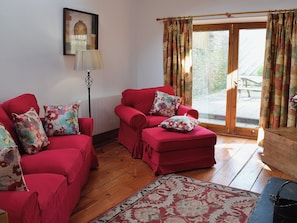 Open plan living/dining room/kitchen | Wheeldon Farm Adventure Cottages - Foxglove, Halwell, nr. Totnes