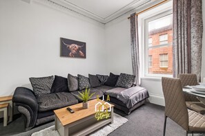 Living Room / Lounge