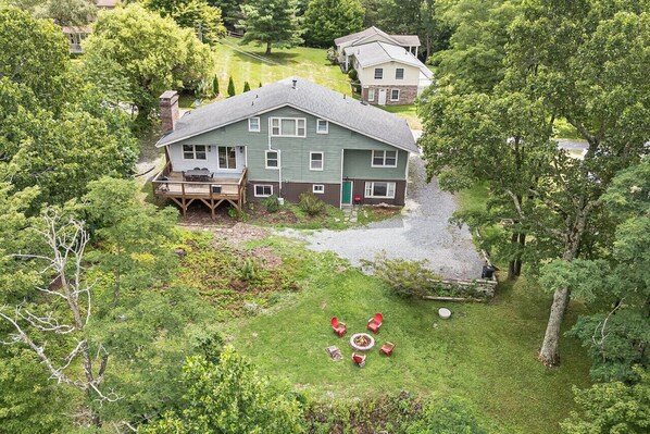 Aerial elegance—where comfort meets style