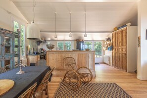 Salle à Manger / Cuisine