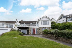 Welcome to Stradav, Polzeath!