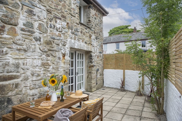 Welcome to Bowjy Cottage,  St Agnes