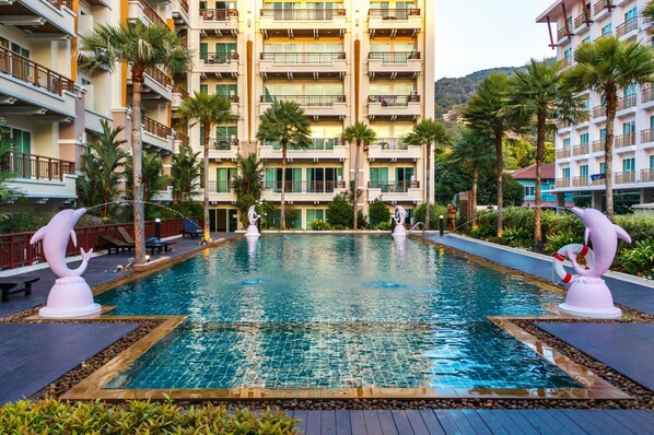 Central Patong apartment, close to everything! (12972)