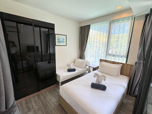 2br at The Deck Great location & sea view pool (12829)