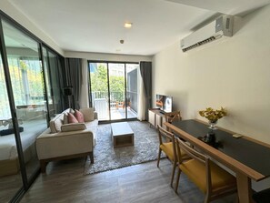 2br at The Deck Great location & sea view pool (12817)