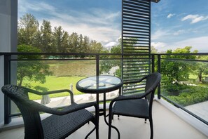 Deluxe lagoon view apartment at Cassia Residence (12645)