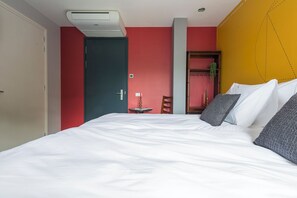 Verblijf goedkoop in een modern studio appartement met nieuwe keuken en badkamer bij Bed en Koffie Central, vlak bij Hotel Centrum Tilburg, en dichtbij de Efteling en Safaripark Beekse Bergen.