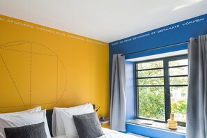 A perfect space to relax and recharge in style.

Verblijf centraal en bespaar geld bij Hotel Tilburg! Ideaal voor avonturen in de Efteling, uitstapjes naar Beekse Bergen of om Tilburg zelf te verkennen.