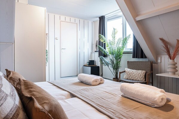 Vanuit je accommodatie in Zoutelande wandel je zó het strand op – perfect voor een rustige strandvakantie in Nederland.