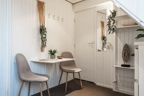 Enjoy a wonderful beach holiday in the Netherlands in a comfortable holiday home in Zoutelande, right by the sea.