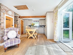 Open plan living space | Jockhedge- The Rose - Jockhedge, Burgh Le Marsh, near Skegness
