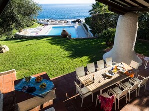 Activities, Amenities, Balcony / Terrace / Patio, Building Exterior, Garden, Main Entrance, Spring, Summer