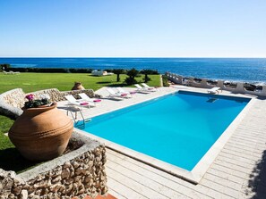 Activities, Amenities, Balcony / Terrace / Patio, Building Exterior, Garden, Main Entrance, Spring, Summer