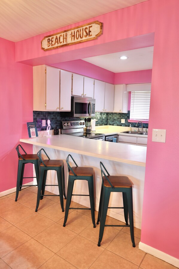 Kitchen and bar stools (1)