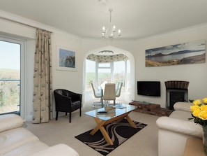 Light and airy living/dining room with far reaching views | The Promenade Deck, Kingswear