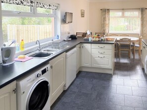 Kitchen/diner | Willow Cottage, Cardigan