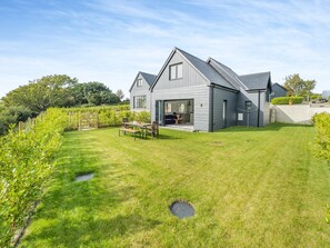 Exterior | Viking - Fair Isle Holiday Cottages - Fair Isle Holiday Cottages, Newport