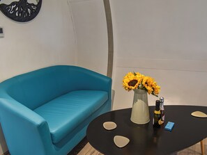 Open plan living space | The Hobbit House, Hastingleigh, near Ashford