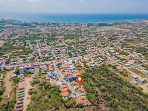 Just 5 minutes to Palm Beach by car and only 20 minutes walking to pristine beaches. A tropical retreat at your doorstep.