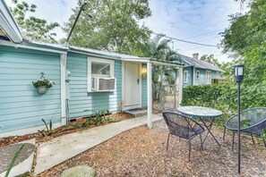 Lakeland Vacation Rental | Studio | 1BA | 2 Steps Required | 800 Sq Ft