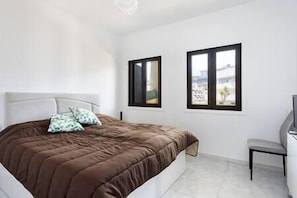 Bedroom (1)