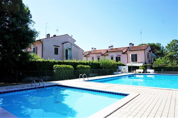 Holiday Home Swimming Pool