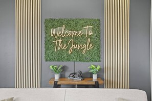 Welcome to the Jungle!!