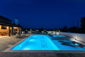 Villa Meden Dol mit beheiztem Pool, Whirlpool, 2 Saunen