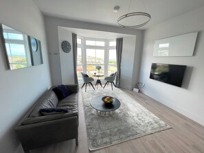 Lounge with Smart TV and Smart heating