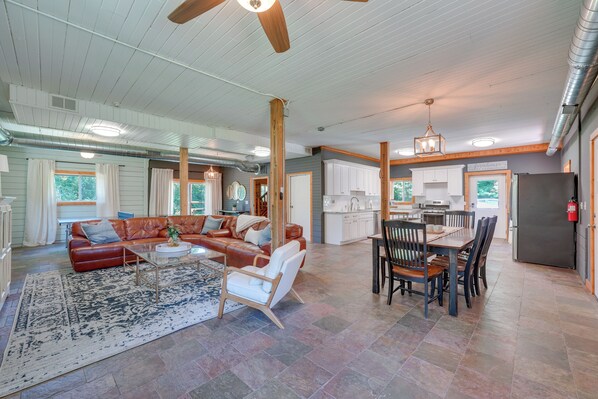 Warrenville Vacation Rental | 2BR | 2.5BA | Stairs Required | 1,600 Sq Ft