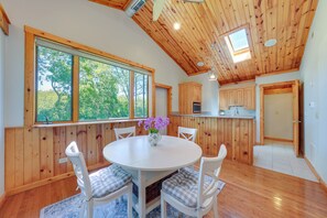 Dining Room | Central A/C & Heating | Free WiFi