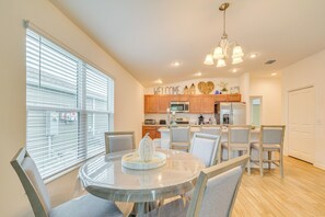 Dining Area | Breakfast Bar | Kitchen | Cooking Basics