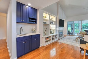 Wet Bar to Living Area
