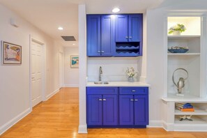 Wet Bar