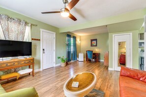Living Room | Laptop-Friendly Desk | Smart TV | Free WiFi | 1st Floor