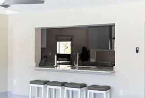 Minibar Kitchenette