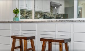 Mini Bar