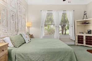 This cozy king bed is the perfect retreat after a day music, shopping, and exploring the rich history of Gruene.