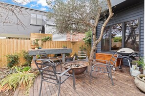 Courtyard/BBQ Area