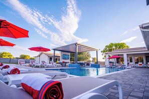 Lounge and Enjoy Vacation!