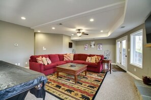 Lower level living area/pool table

