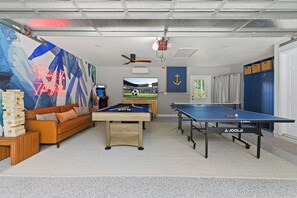 Game room to let you actively relax playing Ping-Pong, billiards, and many more!