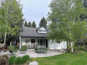 Farmhouse Patio