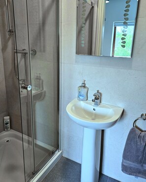Bedroom 3 en-suite
