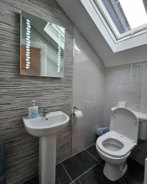 en-suite room 5