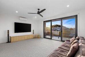 Sitting Room (2)