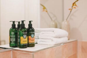 Bathroom amenities