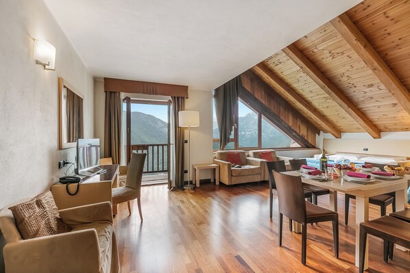 Living and dining room