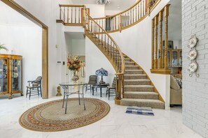 Entryway | 1st Floor | Seating | Central Heating & A/C | Free WiFi