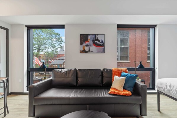 CozySuites on Mass w/ garage parking! #13